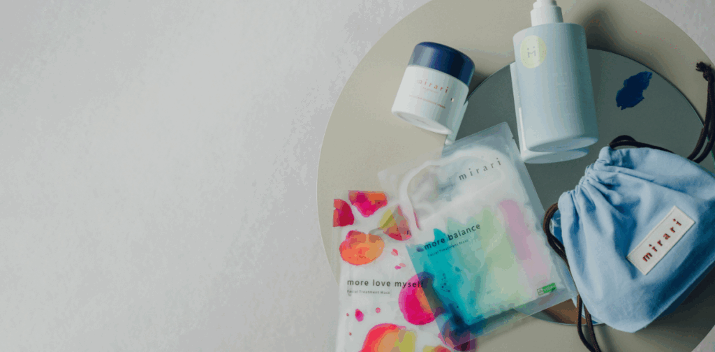 11月は「glow day」 ― 肌に心に、やわらかな光をまとうあなたへ。